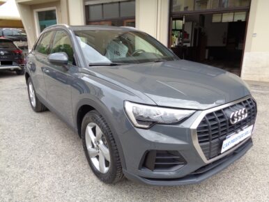 New Audi Q3 35 tdi  Plus con Interni S.Line